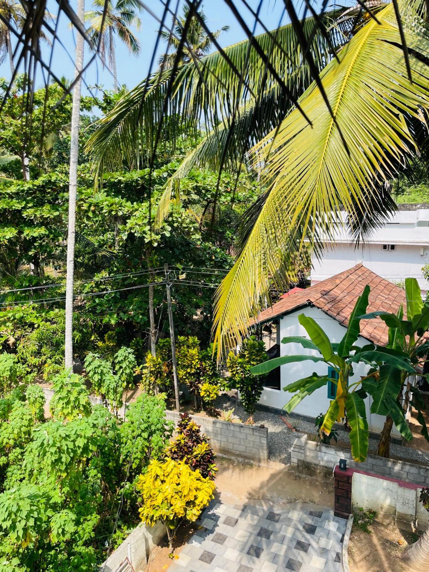 Cliff & Coral Hostel Varkala Exterior photo
