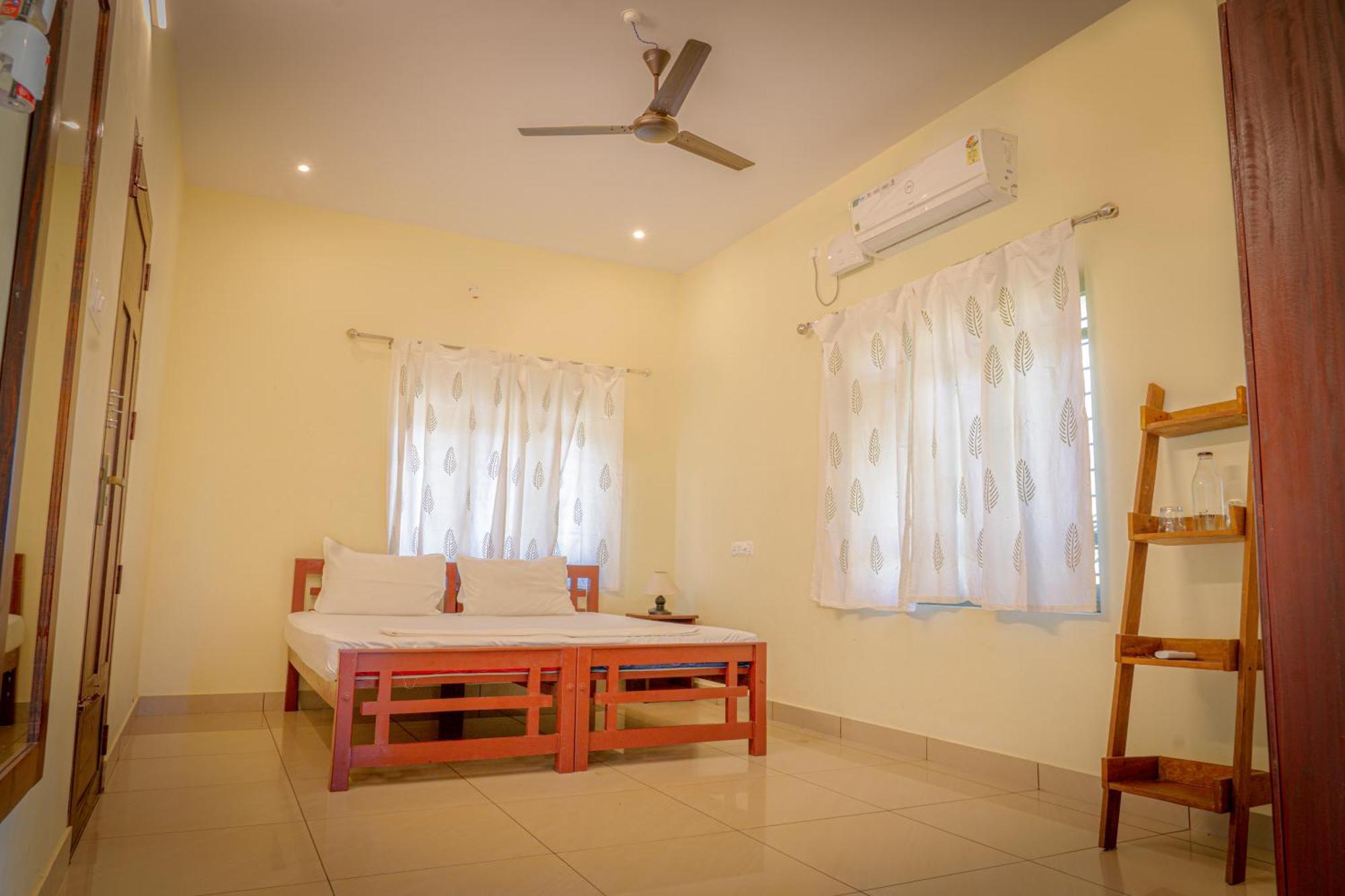 Cliff & Coral Hostel Varkala Exterior photo